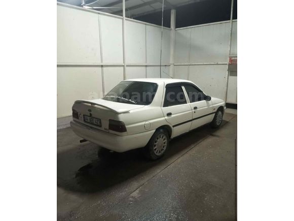 1.6,i,Fort escort degişensiz klimalı iki cam otomatik,temiz araç