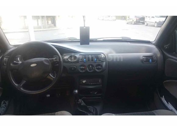 1.6,i,Fort escort degişensiz klimalı iki cam otomatik,temiz araç