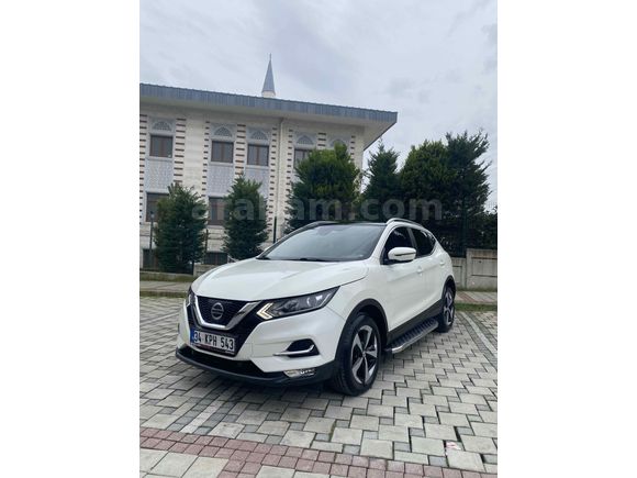 Sahibinden Nissan Qashqai 1.6 dCi Sky Pack 2017 Model 