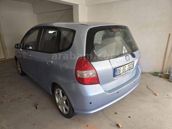 Sahibinden Honda Jazz 1.4 ES 2004 en uygun fiyatlı ilk gelen alır