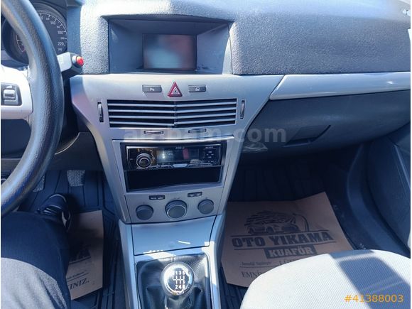 2028 yeni muayeneli 2011 Astra dizel 1.3 CDTI Essentia konfor