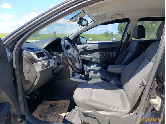 2028 yeni muayeneli 2011 Astra dizel 1.3 CDTI Essentia konfor