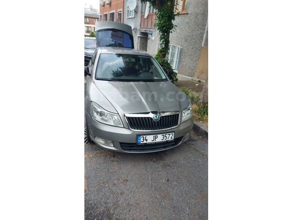 ÖĞRETMENDEN, TEMİZ, KAZASIZ SKODA OCTAVIA (SEDAN)