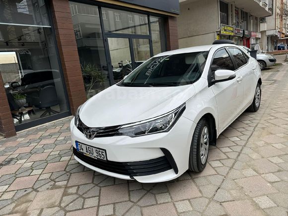Sahibinden Toyota Corolla 1.33 Life 2017 Model  220.000 km Beyaz