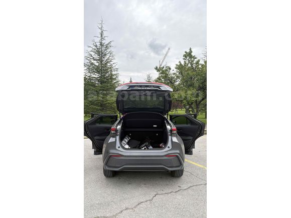 Sahibinden Toyota C-HR 1.8 Hybrid Passion 2025 Model 