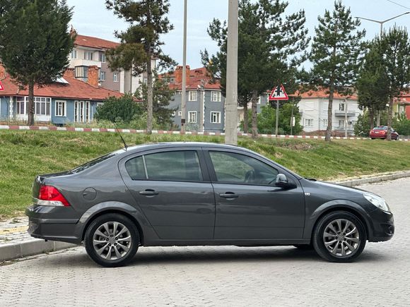 Galeriden Opel Astra 1.6 Enjoy Elegance 2012 Model Kütahya