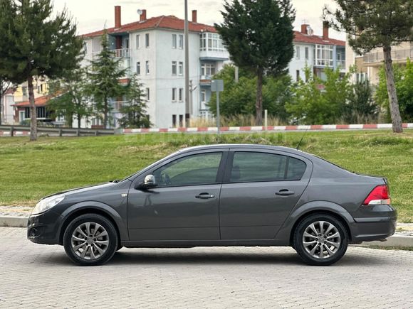 Galeriden Opel Astra 1.6 Enjoy Elegance 2012 Model Kütahya
