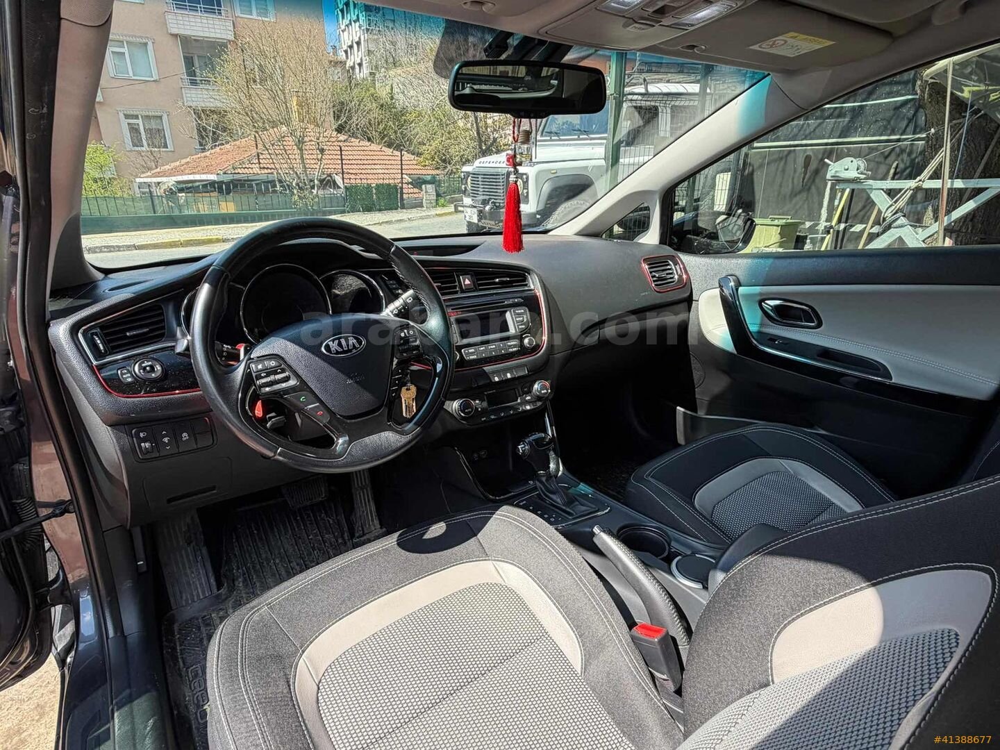 Galeriden Kia Ceed 1.6 CRDi Concept Plus SW 2017 Model İstanbul 154.000 km Gri 6