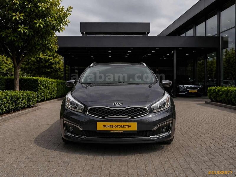 Galeriden Kia Ceed 1.6 CRDi Concept Plus SW 2017 Model İstanbul 154.000 km Gri