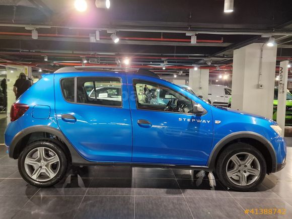 Mais İzmir 2017 Sandero 1.5 DCI Stepway Easy-R