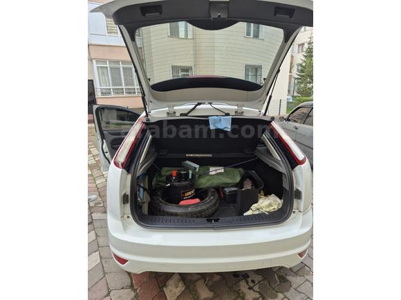 Sahibinden BAKIMLI Ford Focus 1.6 Comfort 2011 Model