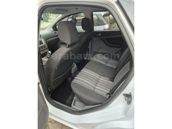 Sahibinden BAKIMLI Ford Focus 1.6 Comfort 2011 Model