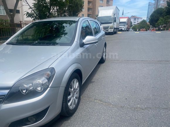 İlk Sahibinden Opel Astra 1.3 CDTI Elegance 2010 Model