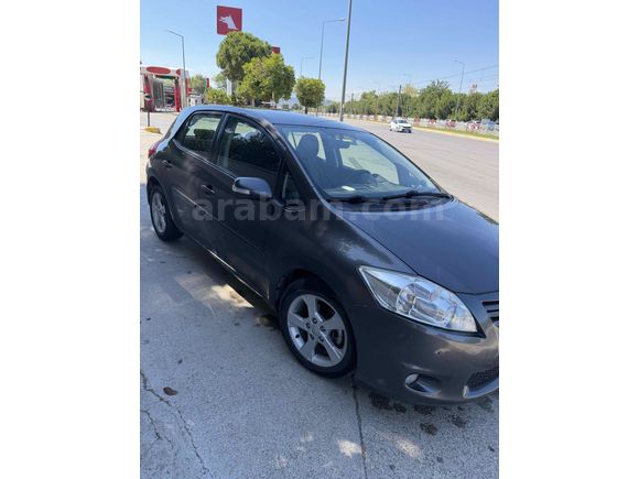 Sahibinden Toyota Auris 1.4 D-4D Comfort Extra 2012 Model 