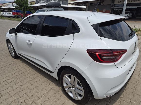 SÜPER TEMİZ HATASIZ 2022 MODEL TESLA EKRAN OTOMATİK CLİO