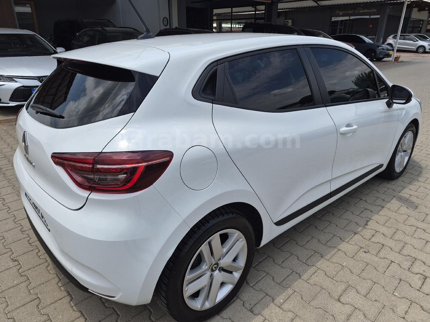 Galeriden Renault Clio 1.0 TCe Joy 2022 Model Aydın 69.000 km Beyaz 7