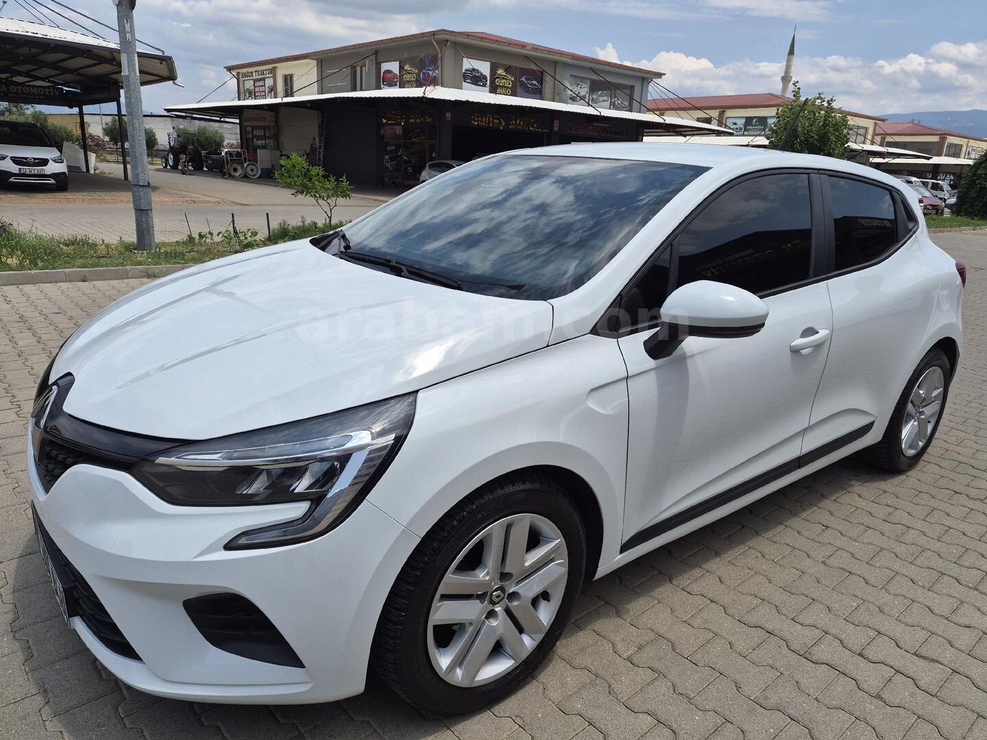 Galeriden Renault Clio 1.0 TCe Joy 2022 Model Aydın 69.000 km Beyaz 3