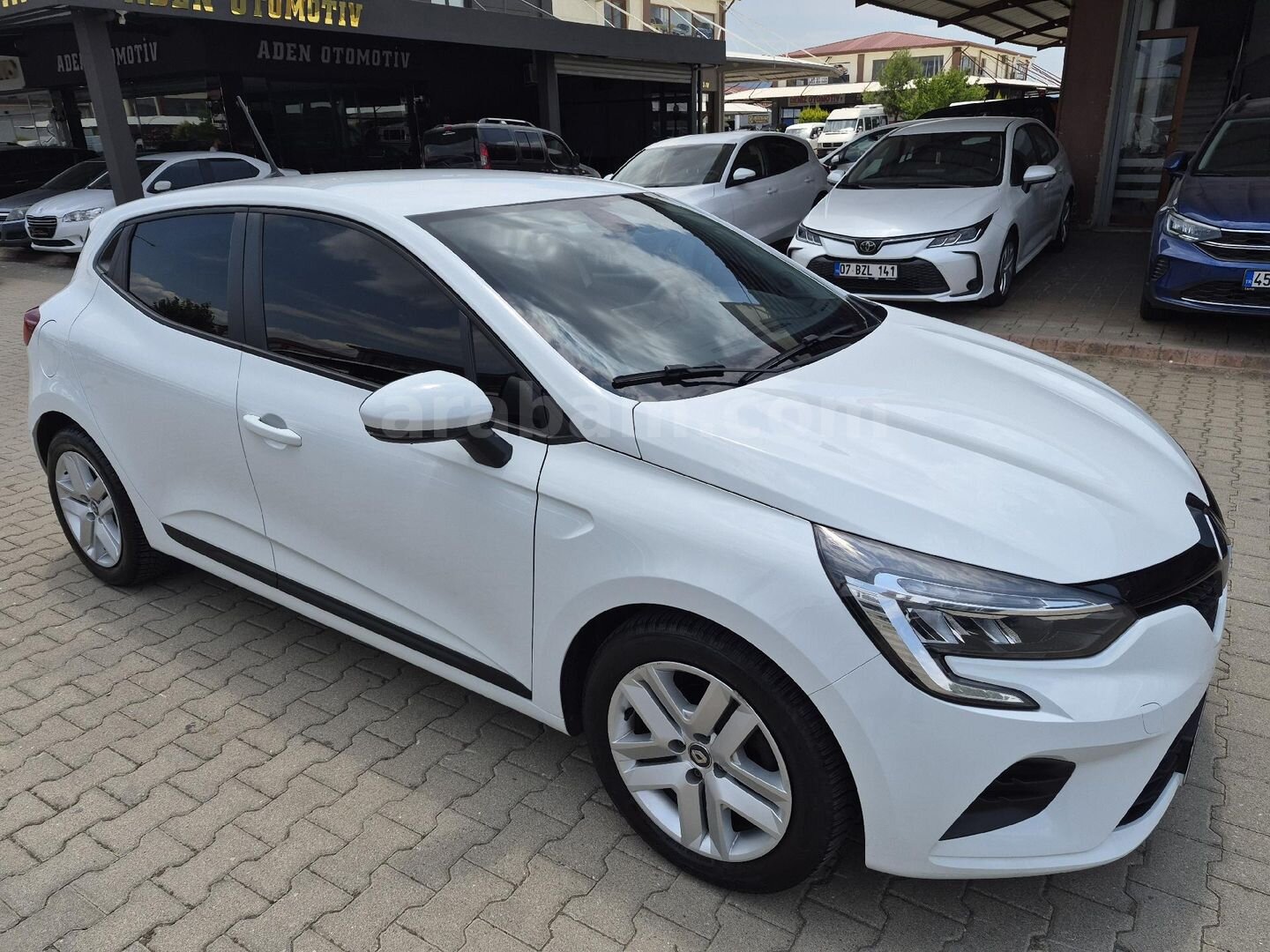 Galeriden Renault Clio 1.0 TCe Joy 2022 Model Aydın 69.000 km Beyaz 4