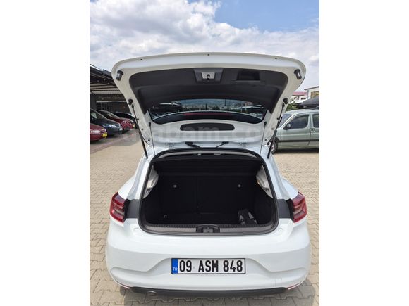 SÜPER TEMİZ HATASIZ 2022 MODEL TESLA EKRAN OTOMATİK CLİO