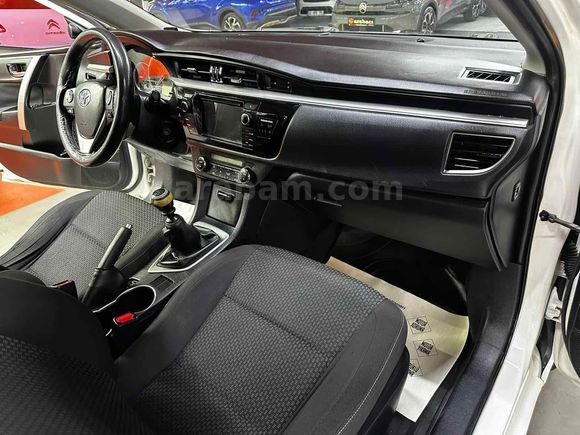 POLAT'TAN 2013 MODEL TOYOTA COROLLA 1.6 ACTİVE SENET VE KREDİ