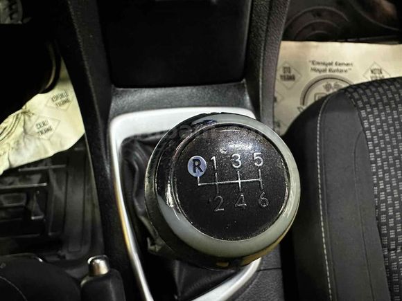 POLAT'TAN 2013 MODEL TOYOTA COROLLA 1.6 ACTİVE SENET VE KREDİ