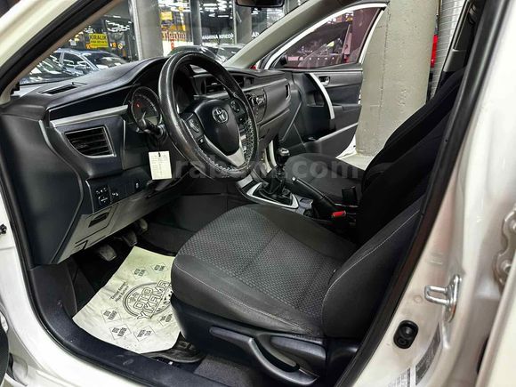 POLAT'TAN 2013 MODEL TOYOTA COROLLA 1.6 ACTİVE SENET VE KREDİ