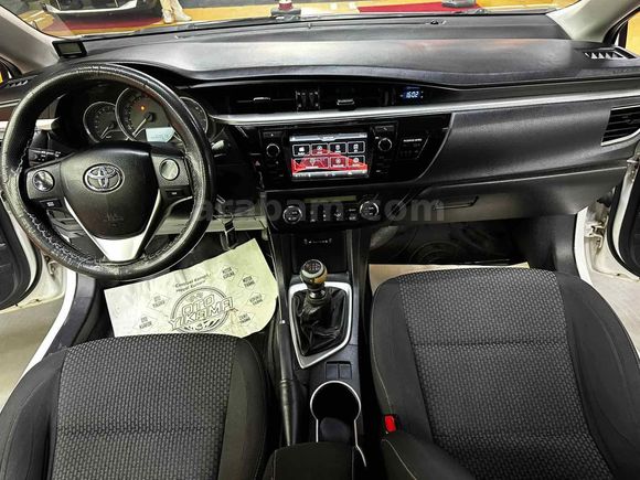 POLAT'TAN 2013 MODEL TOYOTA COROLLA 1.6 ACTİVE SENET VE KREDİ