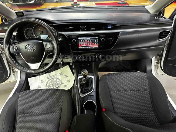 POLAT'TAN 2013 MODEL TOYOTA COROLLA 1.6 ACTİVE SENET VE KREDİ