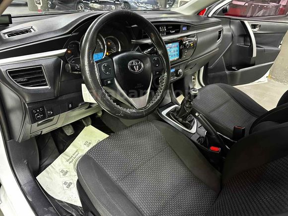 POLAT'TAN 2013 MODEL TOYOTA COROLLA 1.6 ACTİVE SENET VE KREDİ