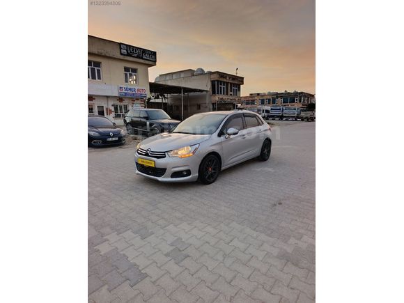 Aracımız 2012 Citroen C4 otomatik vites 1.6 confort plus paketi