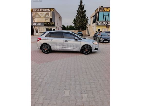 Aracımız 2012 Citroen C4 otomatik vites 1.6 confort plus paketi
