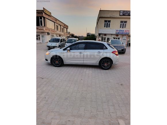 Aracımız 2012 Citroen C4 otomatik vites 1.6 confort plus paketi