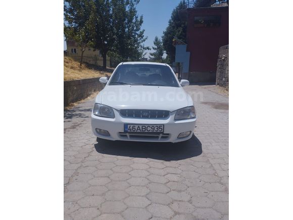 Sahibinden Hyundai Accent 1.5 1.5i GL 2000 Model  400.000 km Beyaz