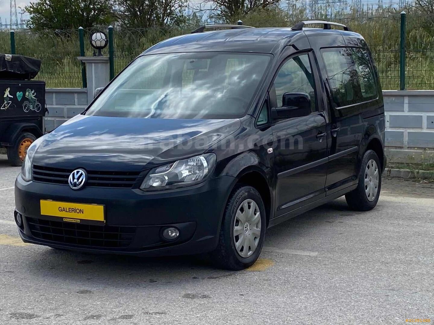 Galeriden Volkswagen Caddy 1.6 TDI Trendline 2011 Model Denizli 250.000 km Siyah 4