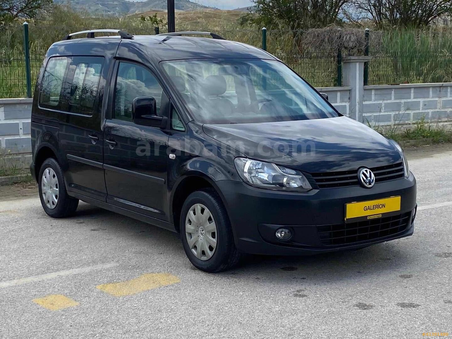 Galeriden Volkswagen Caddy 1.6 TDI Trendline 2011 Model Denizli 250.000 km Siyah 3