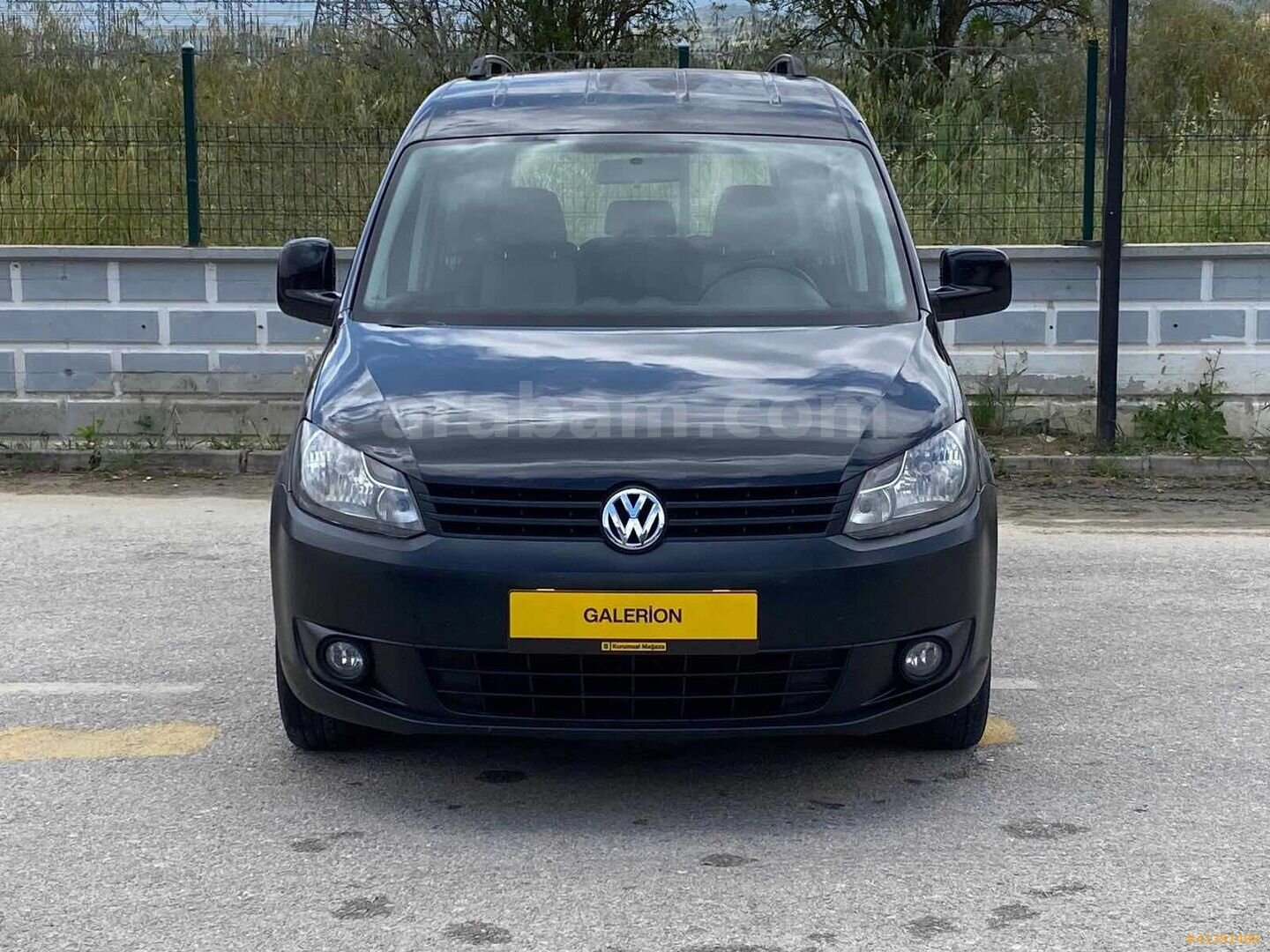 Galeriden Volkswagen Caddy 1.6 TDI Trendline 2011 Model Denizli 250.000 km Siyah 1