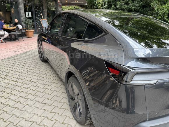 Sahibinden Tesla Model Y Standart Range 2025 Model 