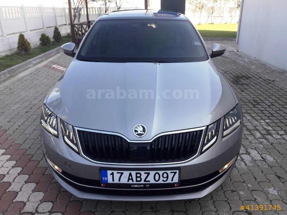 SKODA OCTAVİA 1.6 TDİ DSG STYLE CAM TAVANLI HATASIZ BOYASIZ