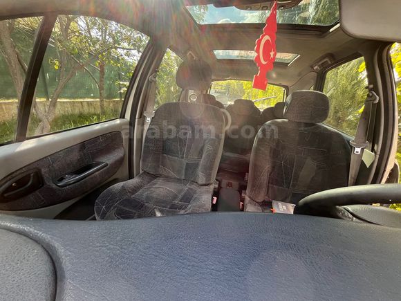 Sahibinden Renault Scenic 1.6 RXE 2000 Model 