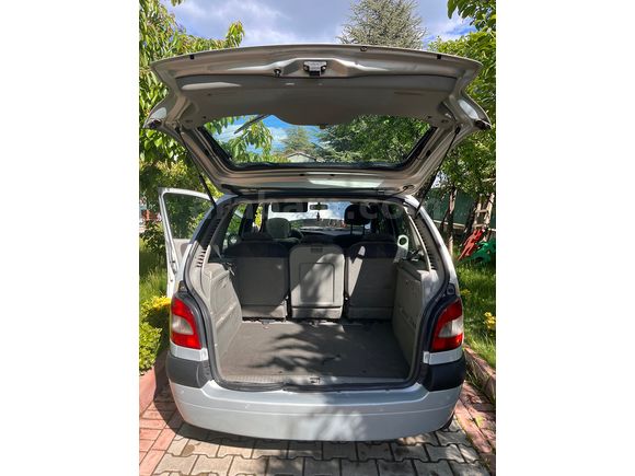 Sahibinden Renault Scenic 1.6 RXE 2000 Model 