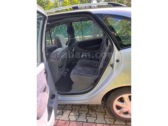 Sahibinden Renault Scenic 1.6 RXE 2000 Model 