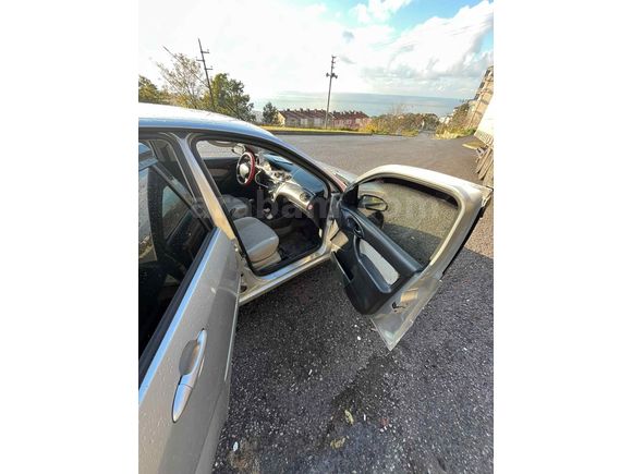Sahibinden Ford Focus 1.6 Comfort 2004 Model 