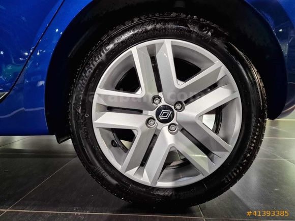 %0.99 Faiz Fırsatı ile Renault Clio 1.0 TCE Evolution X-Tronic