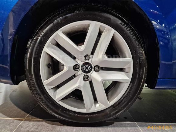 %0.99 Faiz Fırsatı ile Renault Clio 1.0 TCE Evolution X-Tronic