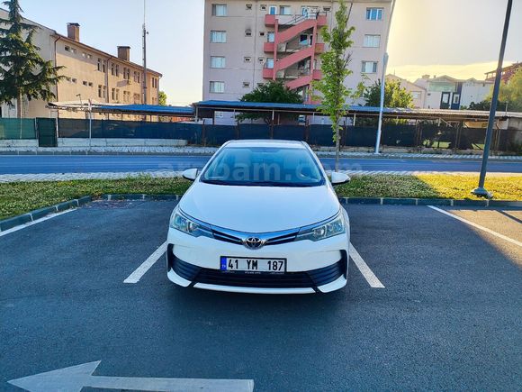 Sahibinden Toyota Corolla 1.33 Life 2016 Model  158.000 km Beyaz