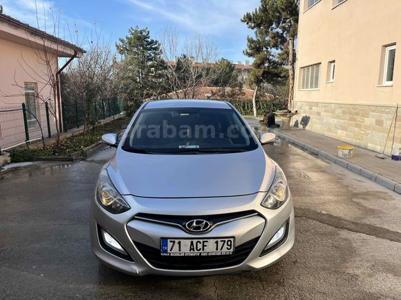 Sahibinden Hyundai i30 1.6 GDi Style 2012 Model  192.000 km Gri (Gümüş)
