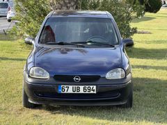 Sahibinden Opel Corsa 1.2 Swing 2000 Model  150.000 km Lacivert