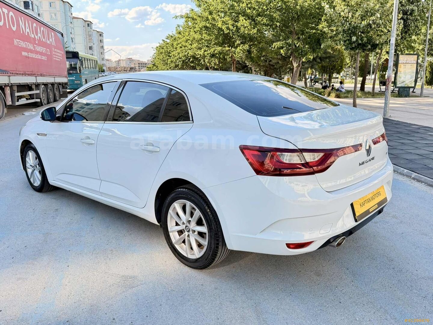 Galeriden Renault Megane 1.5 dCi Touch 2017 Model Gaziantep 228.000 km Beyaz 3