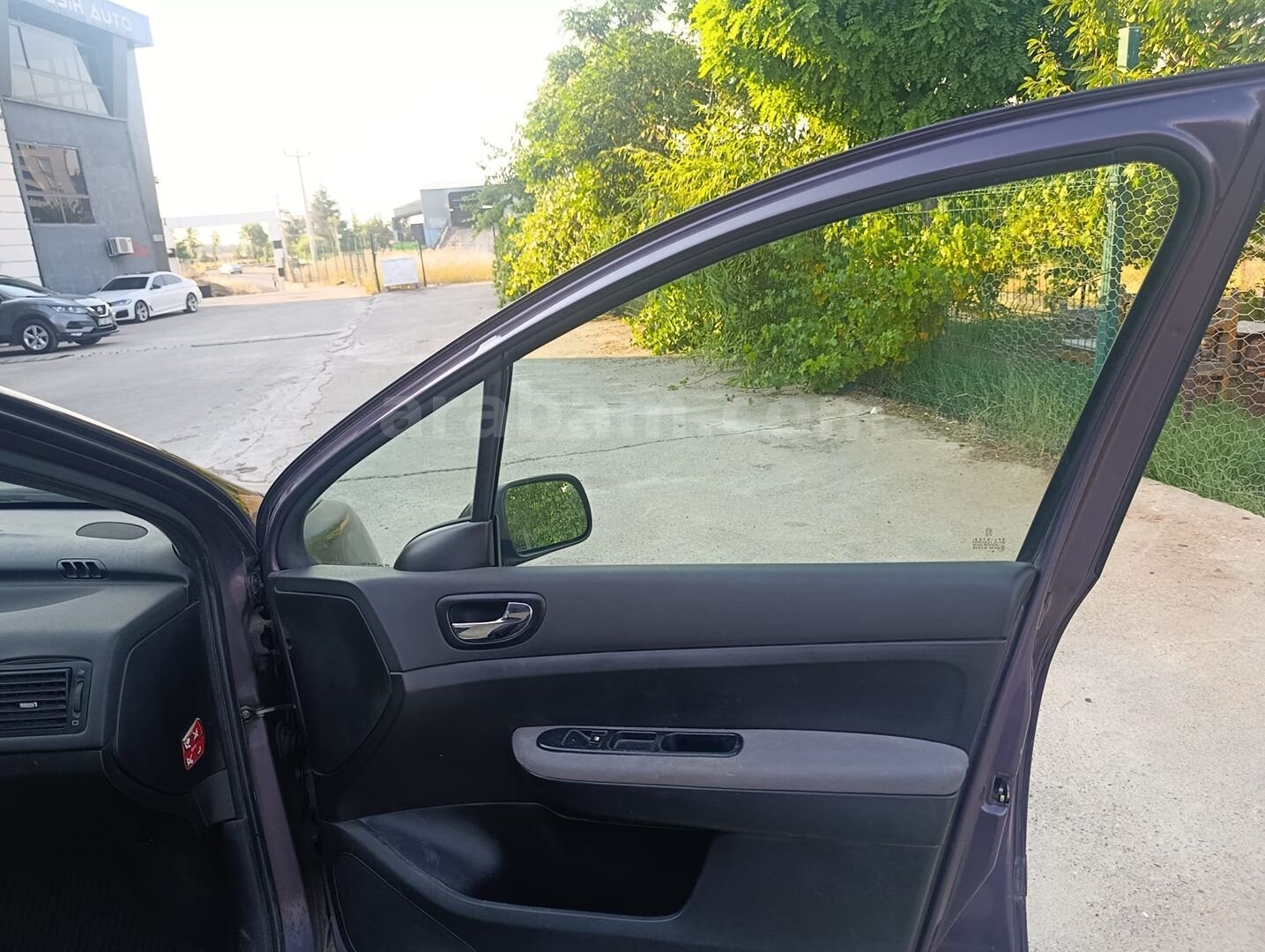 Galeriden Peugeot 307 1.6 XR 2004 Model Diyarbakır 269.000 km Mor 6