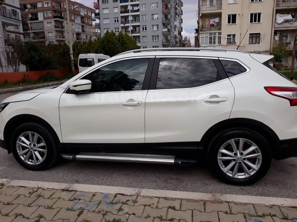 Sahibinden Nissan Qashqai 1.5 dCi Tekna Sky Pack 2015 Model